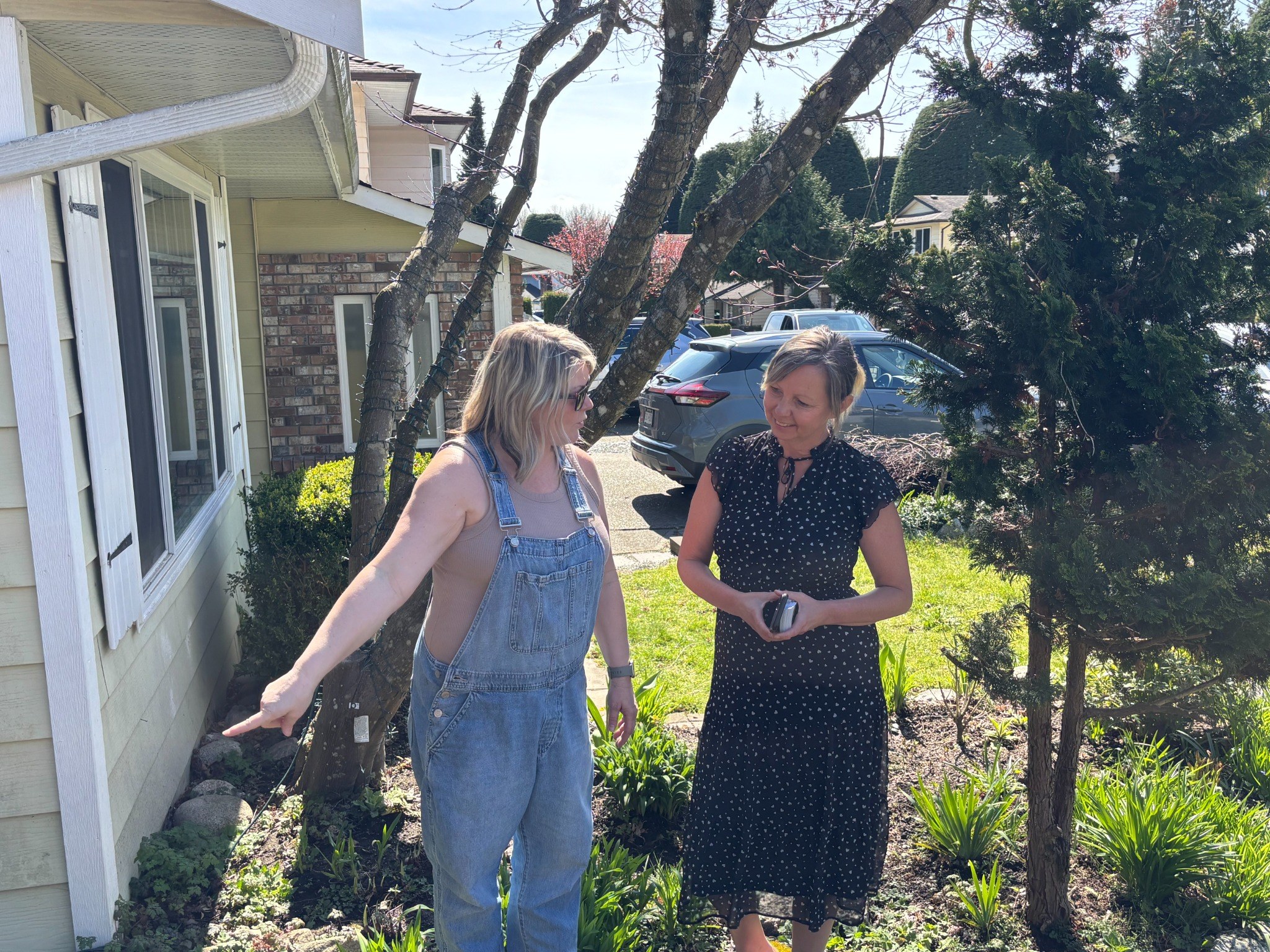 Jane Thomsing connecting with a community member